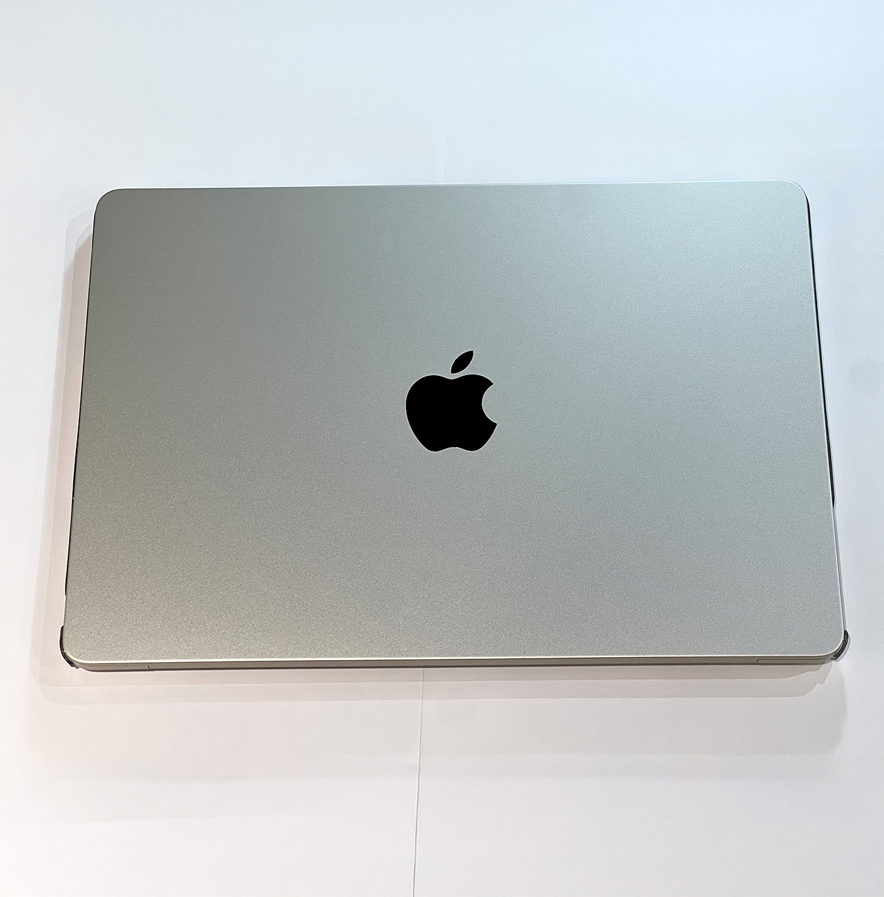 MacBookAir　2024年モデル　13インチ　MXCU3J／A型